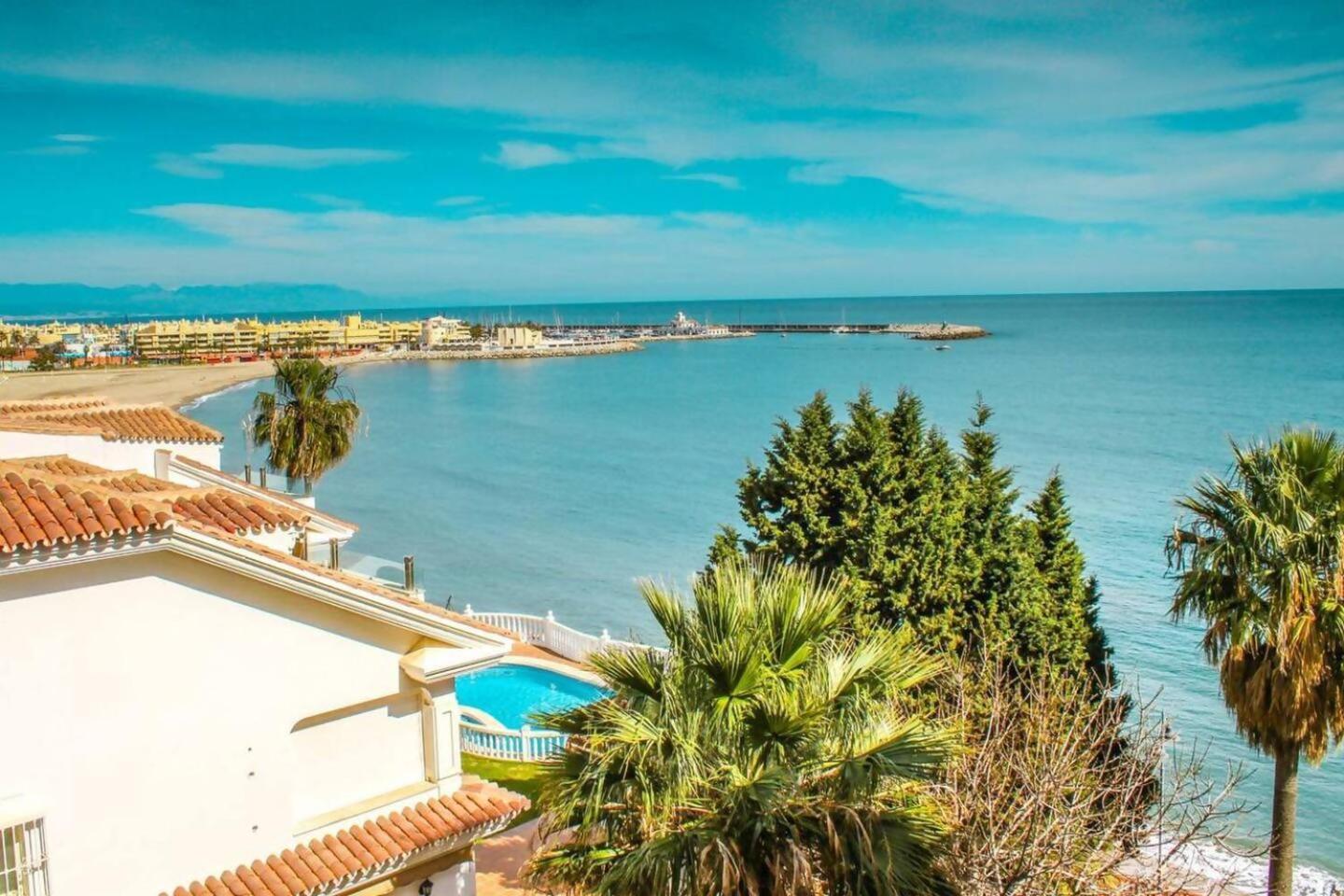 Stunning Apartment 50 Meters From The Sea Benalmadena Exterior photo